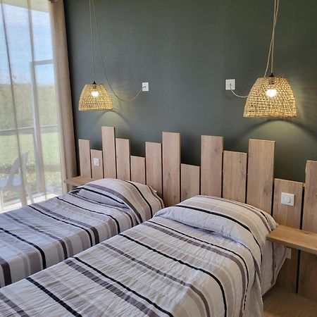 Logis Le Cadusia Hotel Chaource ภายนอก รูปภาพ