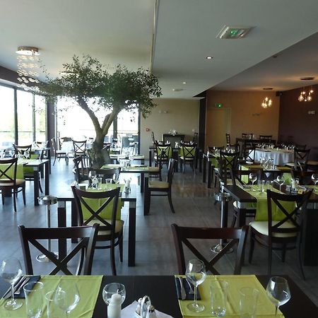Logis Le Cadusia Hotel Chaource ภายนอก รูปภาพ