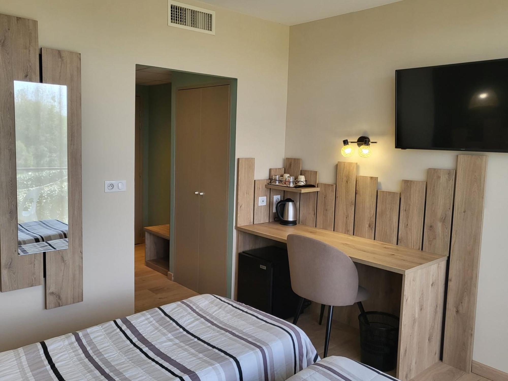 Logis Le Cadusia Hotel Chaource ห้อง รูปภาพ