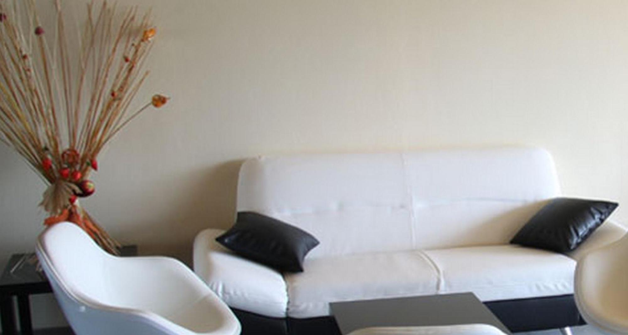 Logis Le Cadusia Hotel Chaource ภายนอก รูปภาพ
