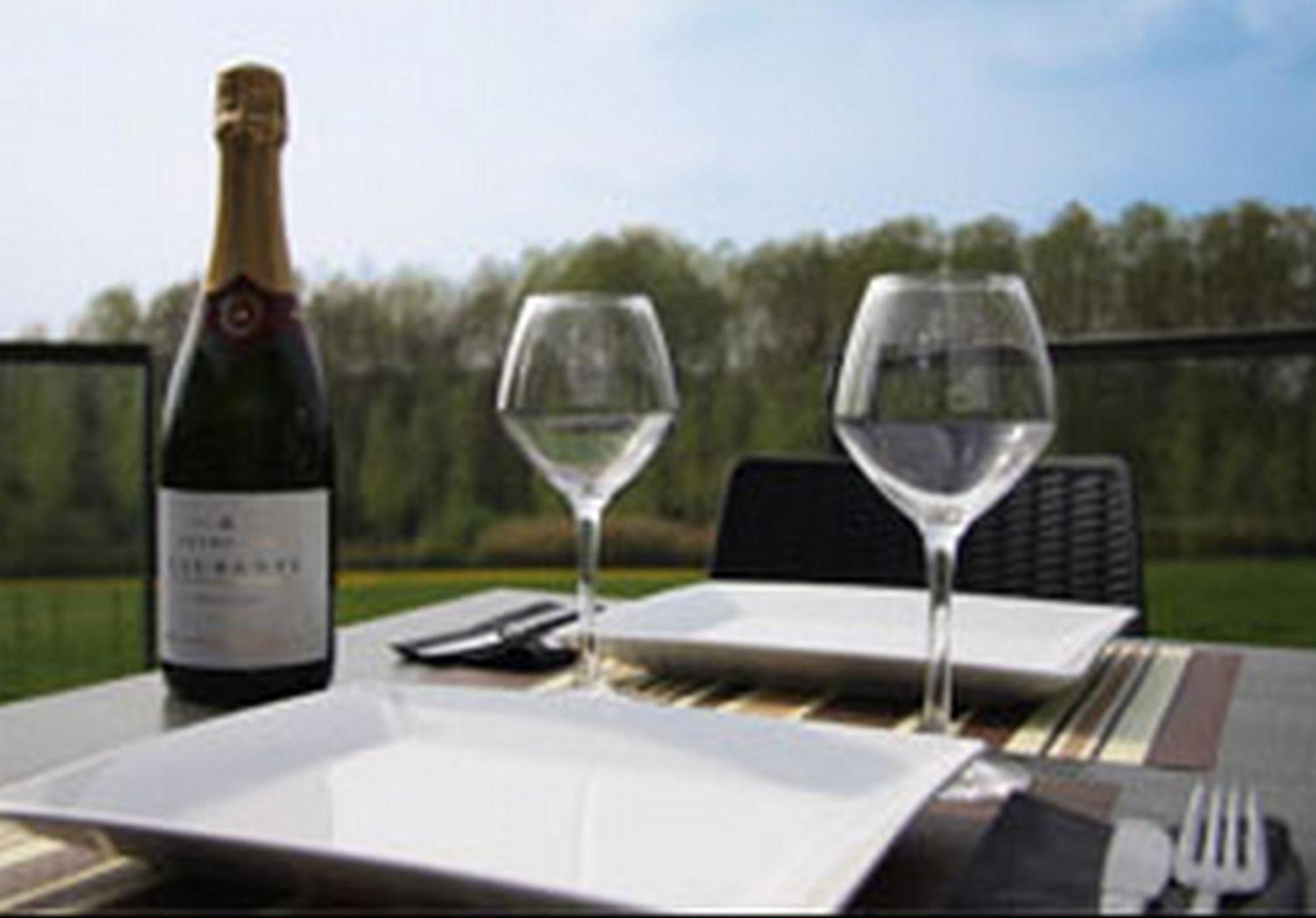 Logis Le Cadusia Hotel Chaource ภายนอก รูปภาพ