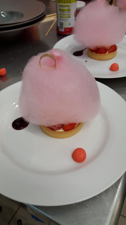 Logis Le Cadusia Hotel Chaource ภายนอก รูปภาพ