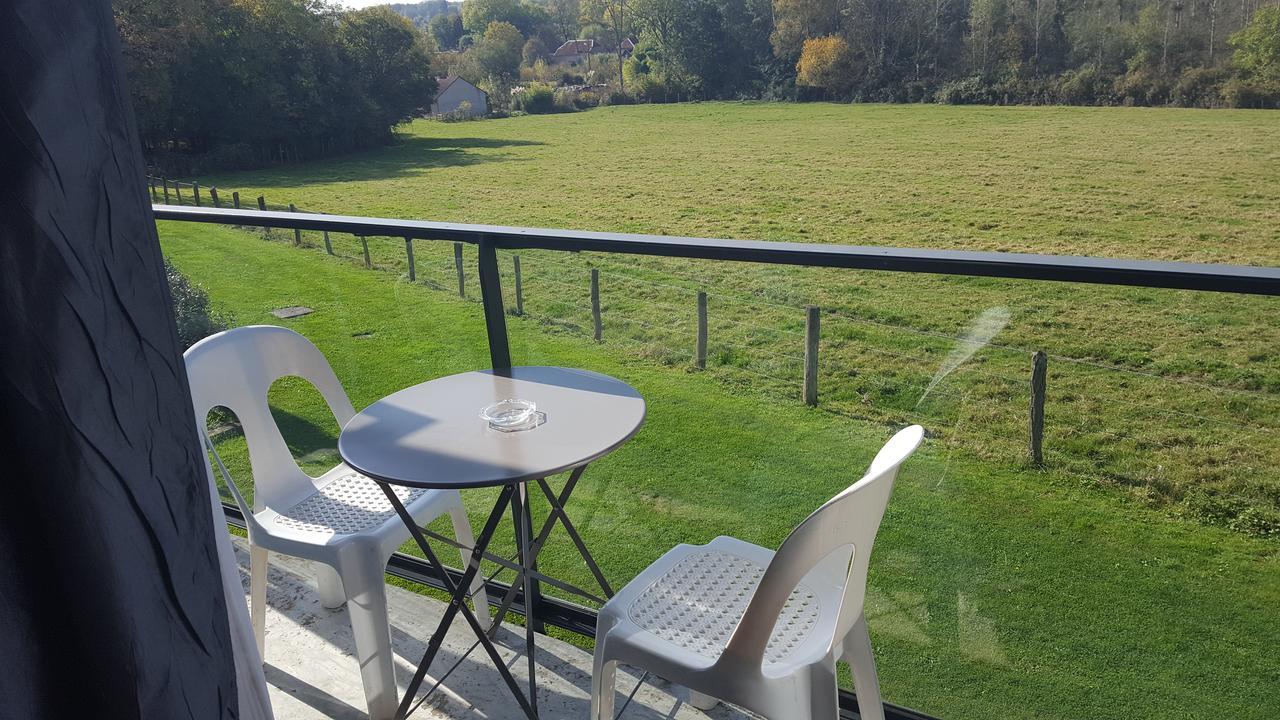 Logis Le Cadusia Hotel Chaource ภายนอก รูปภาพ