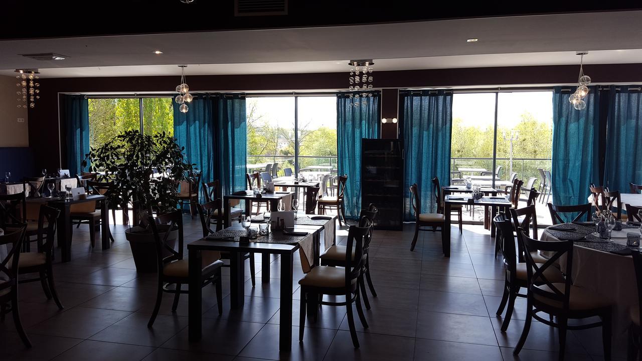 Logis Le Cadusia Hotel Chaource ภายนอก รูปภาพ